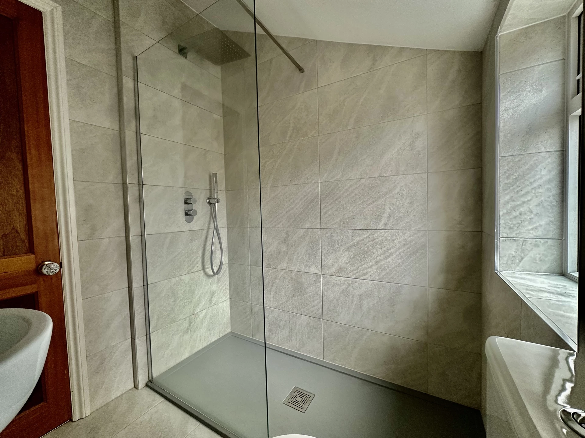 Shower Room cont