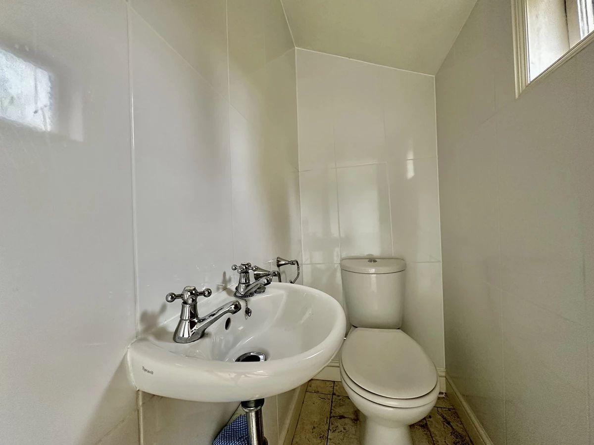 Guest's Cloakroom