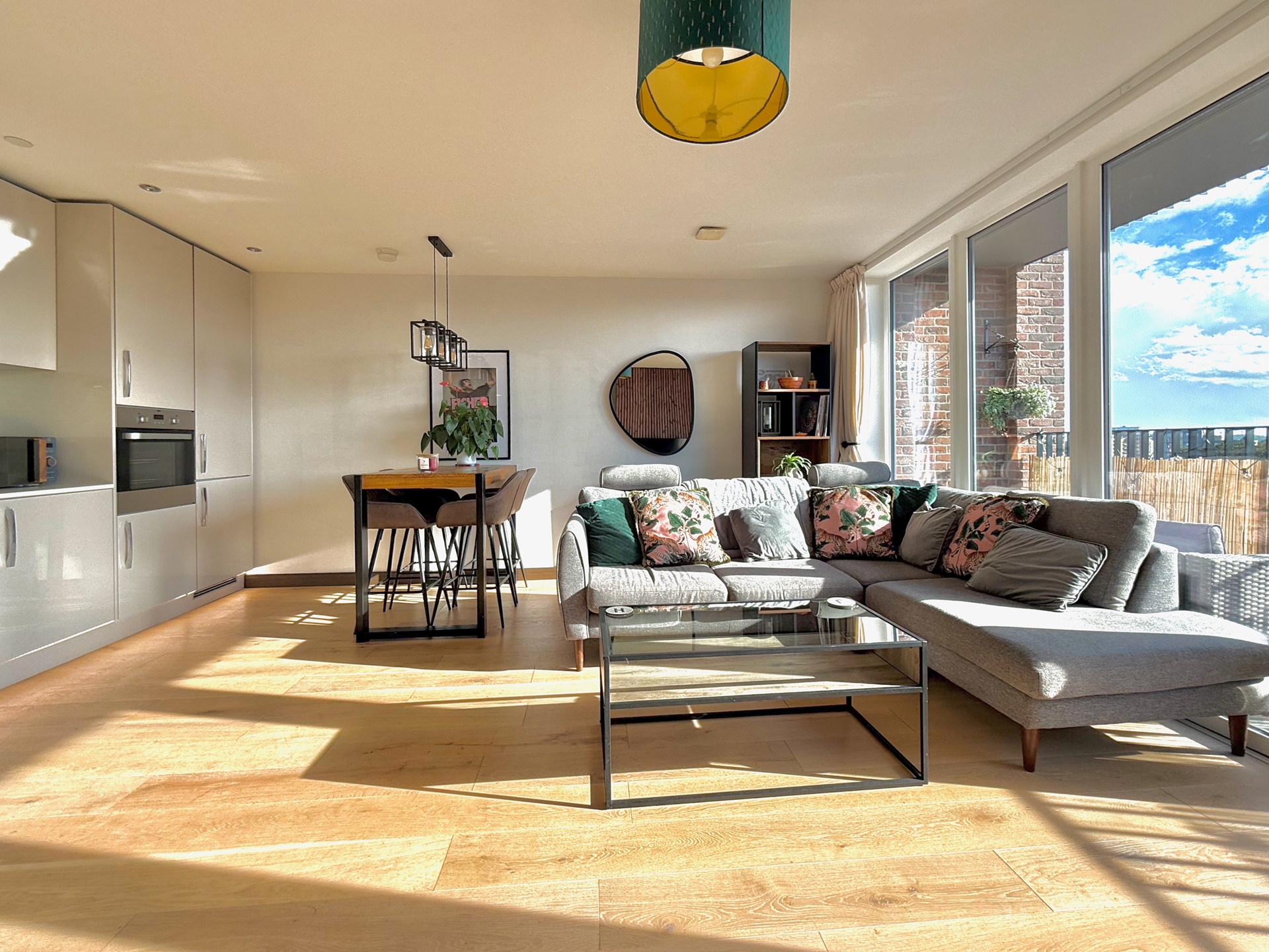 Living/Dining Area