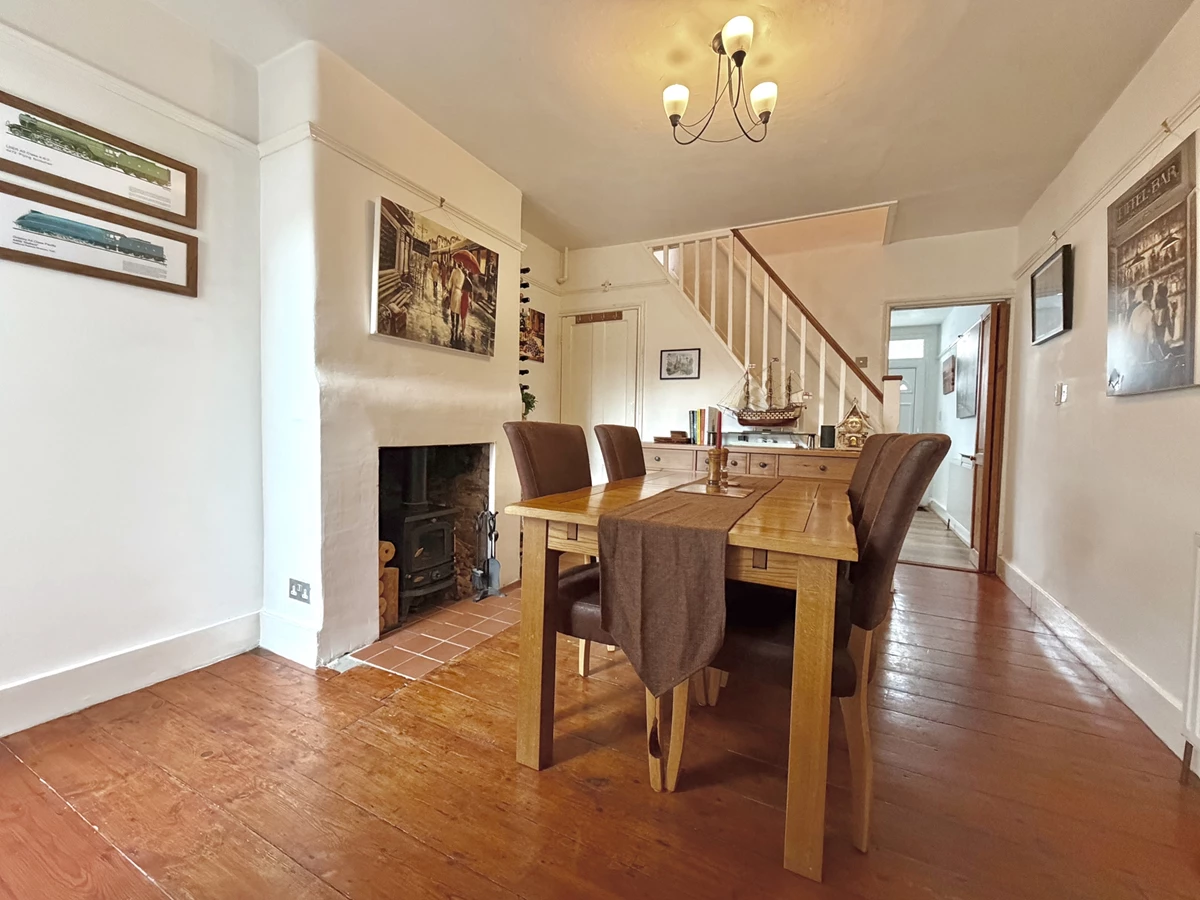 Rear Reception Room (cont'd)