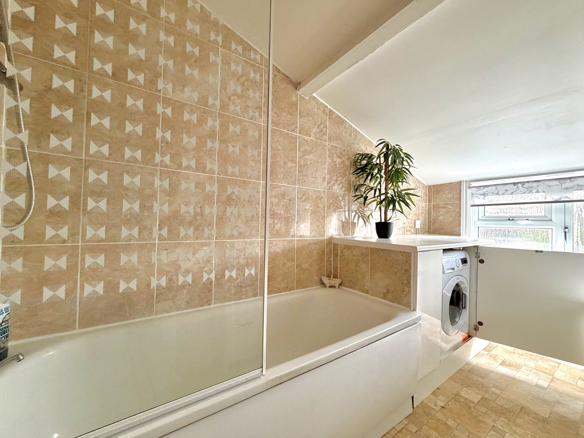 Family Bathroom Cont'd