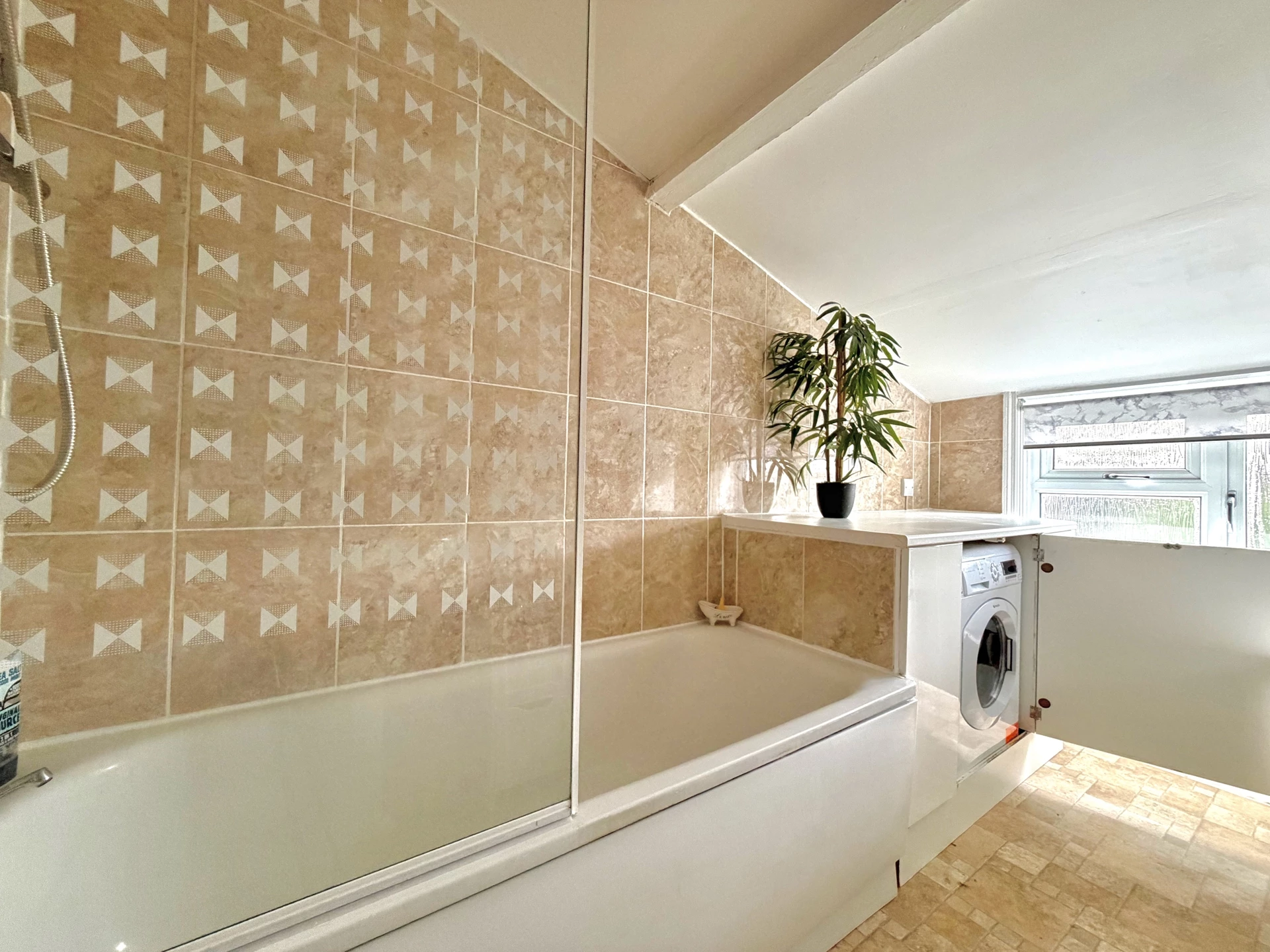 Family Bathroom Cont'd