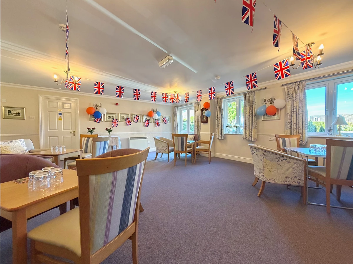 Residents Lounge Continued