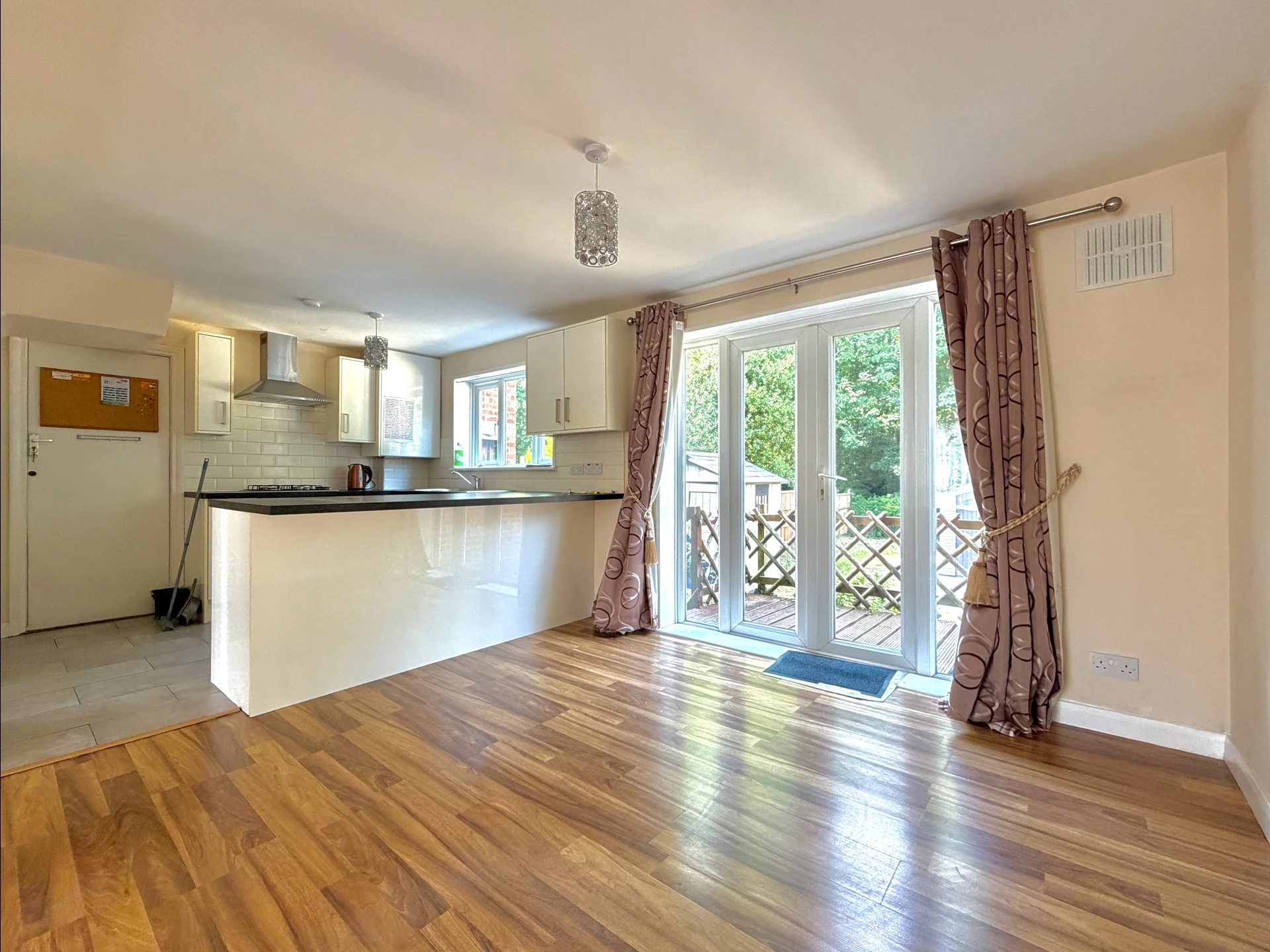 Dining/Kitchen