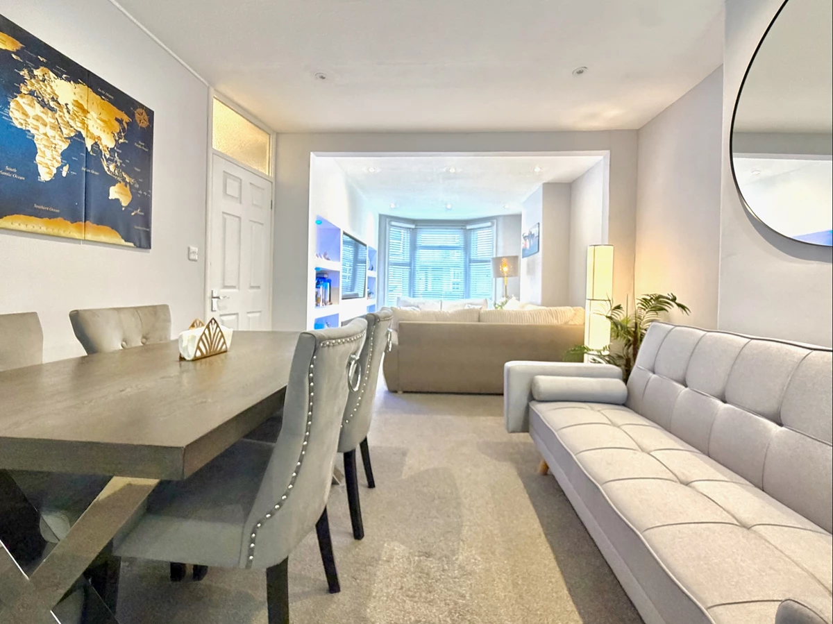 Through Lounge
