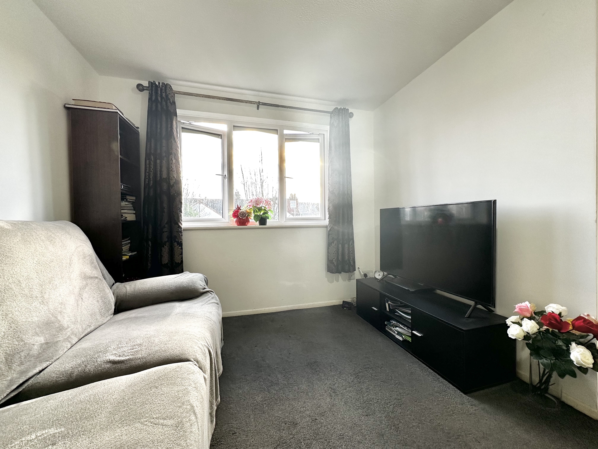 Property For Sale Southwold Road, Watford, WD24 1 Bedroom Flat through Oak Estates and