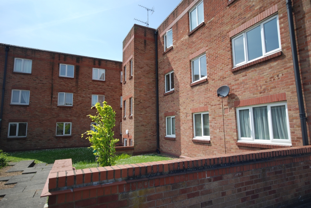 Property To Rent High Street, London Colney, AL2 1 Bedroom Flat