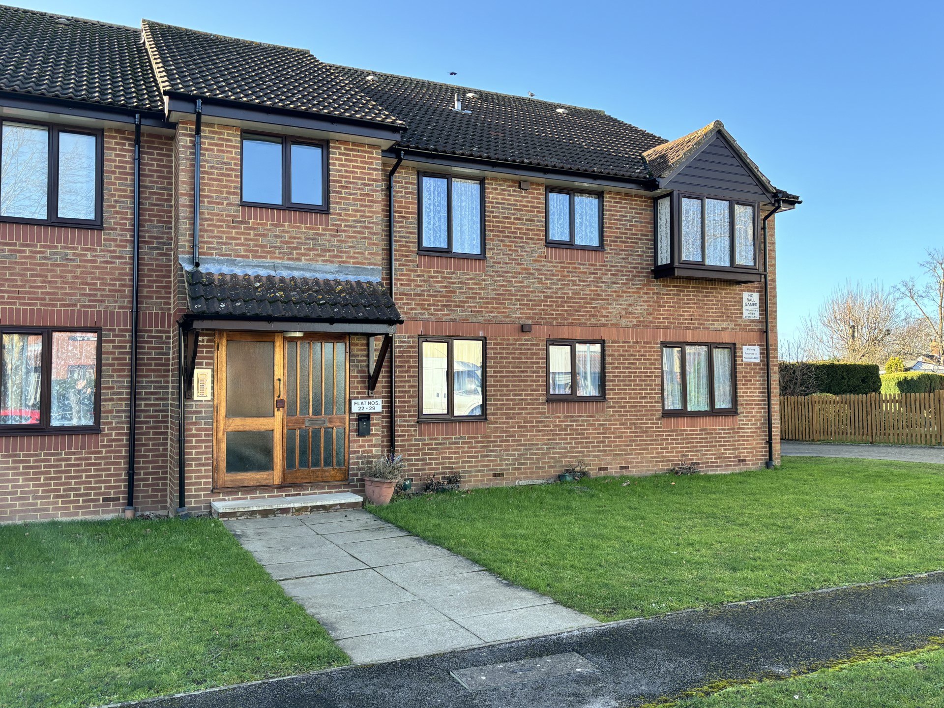 Property For Sale Broadlake Close, London Colney, AL2 1 Bedroom Flat