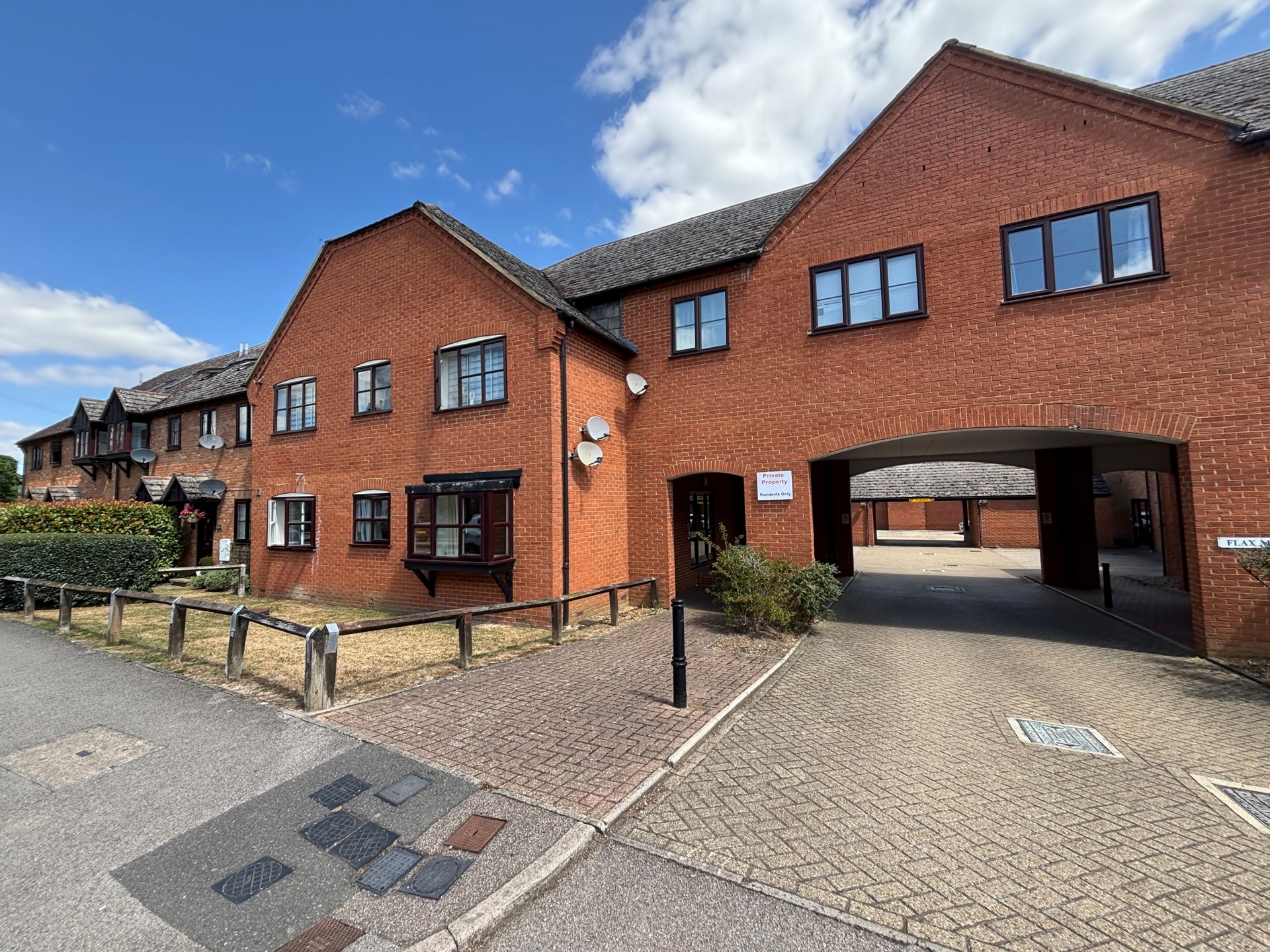 High Street Markyate St Albans AL3