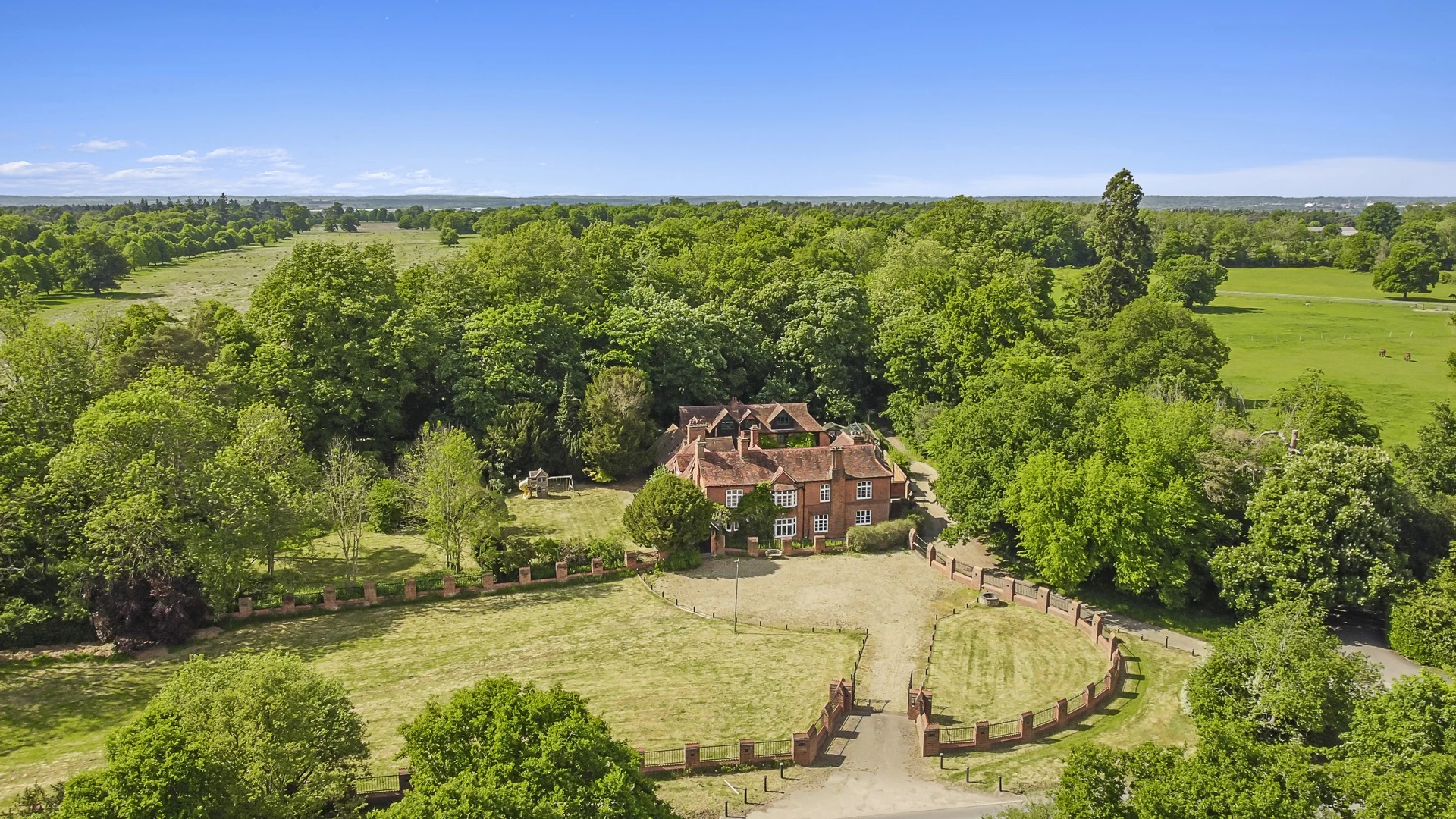 Wildhill Road Woodside AL9