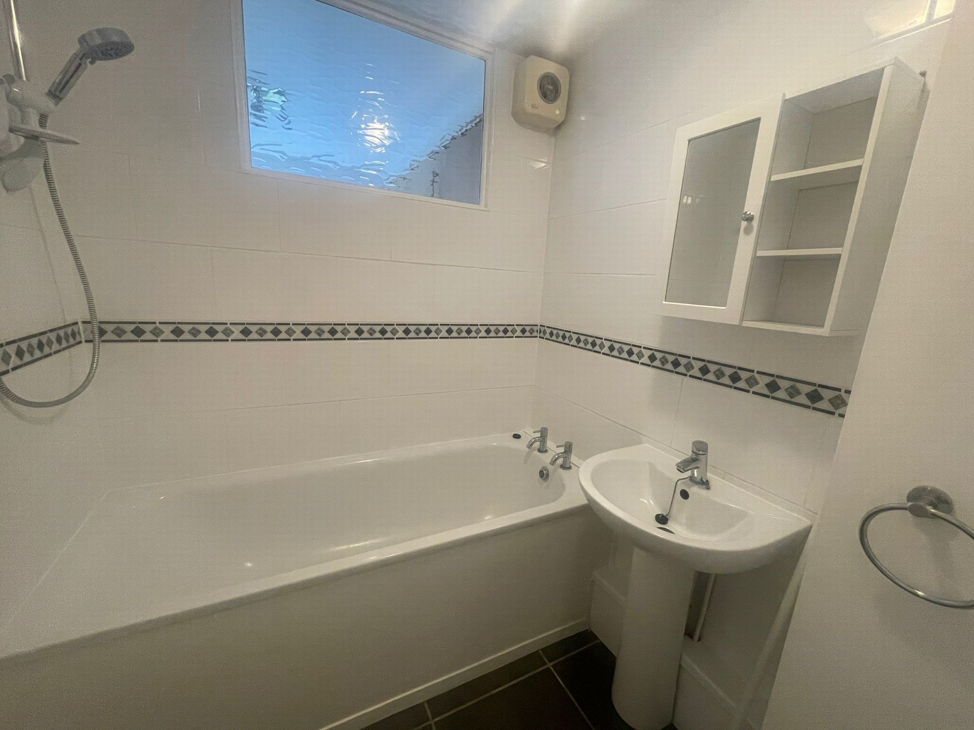 Property For Sale Hardwicke Place, London Colney, AL2 2 Bedroom Flat through Oliver & Akers