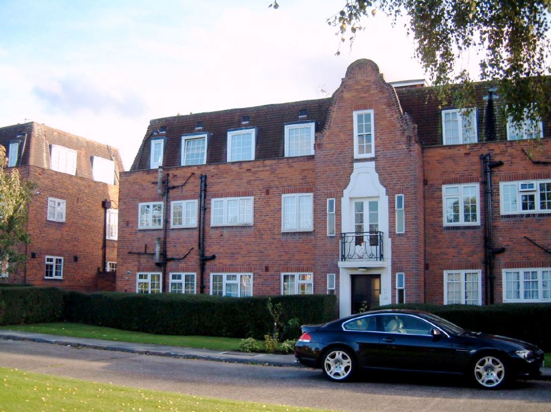 Property For Sale Belmont Close, Cockfosters, EN4 3 Bedroom Apartment