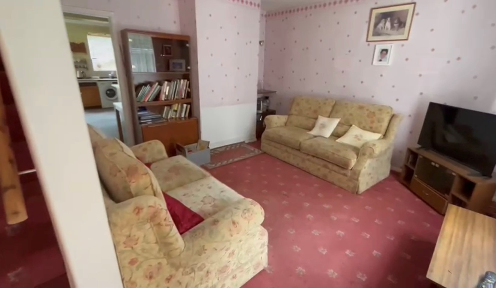 Property For Sale Gateshead Road, Borehamwood, WD6 3 Bedroom End Of