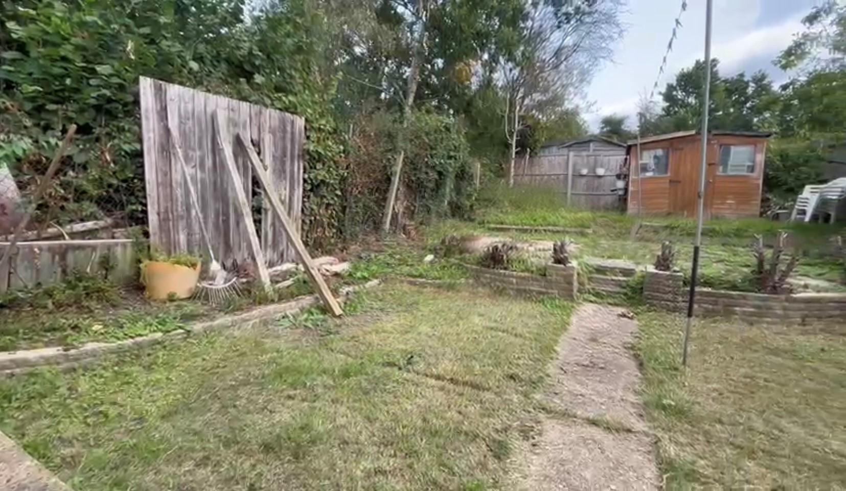 Property For Sale Gateshead Road, Borehamwood, WD6 3 Bedroom End Of