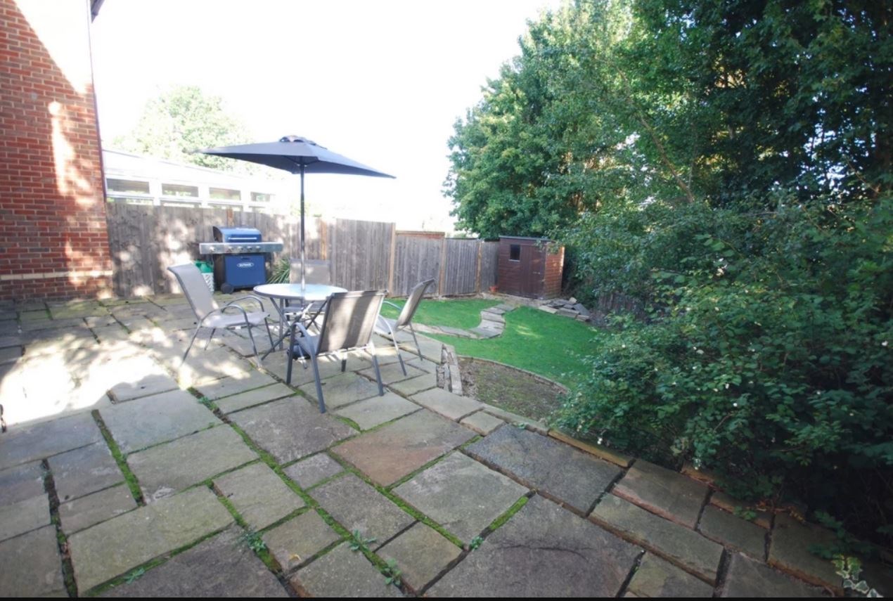 Property For Sale de Havilland Court, Porters Park, WD7 3 Bedroom