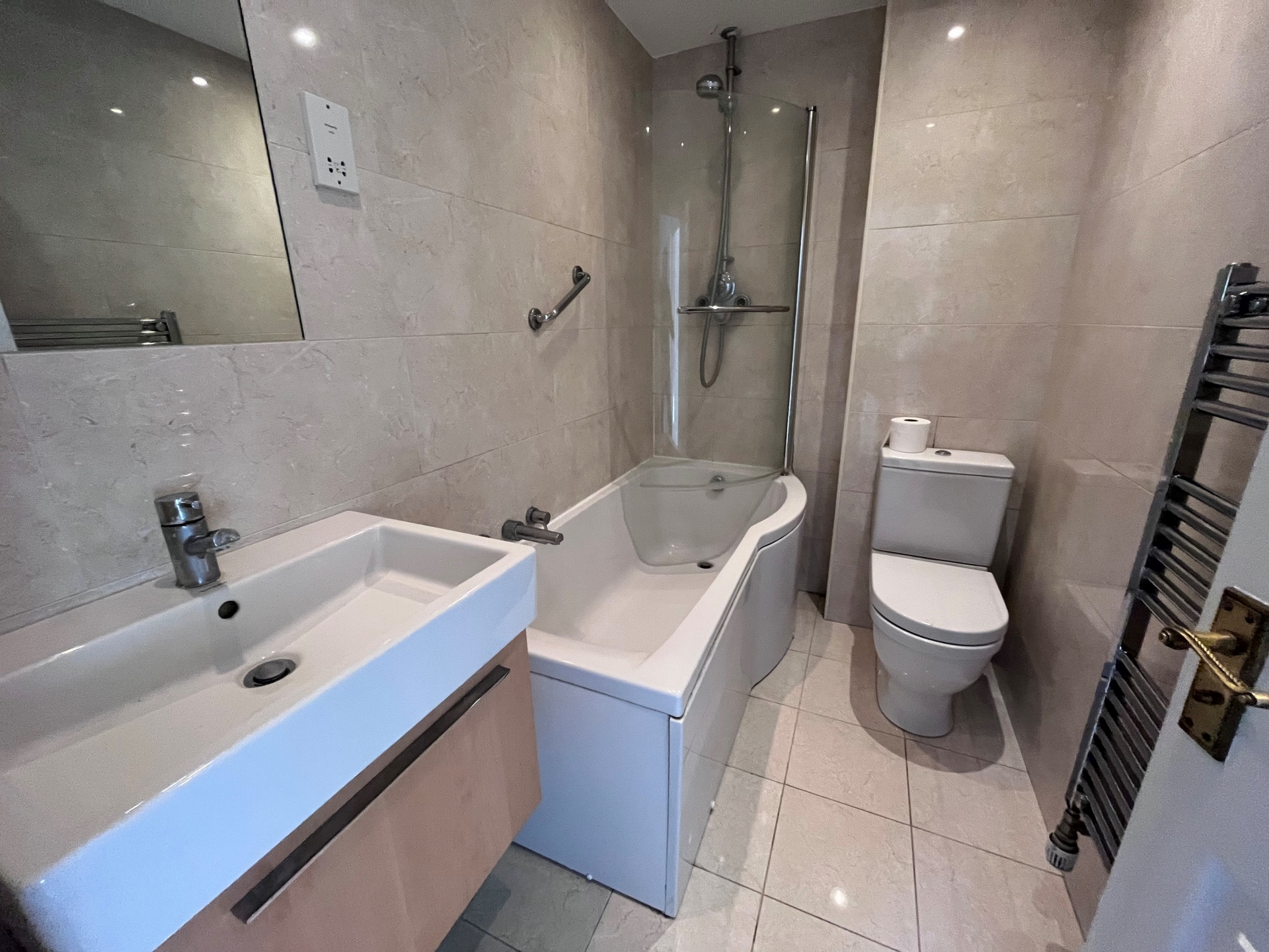 Property For Sale Rowan Close, Porters Park, WD7 3 Bedroom End Of