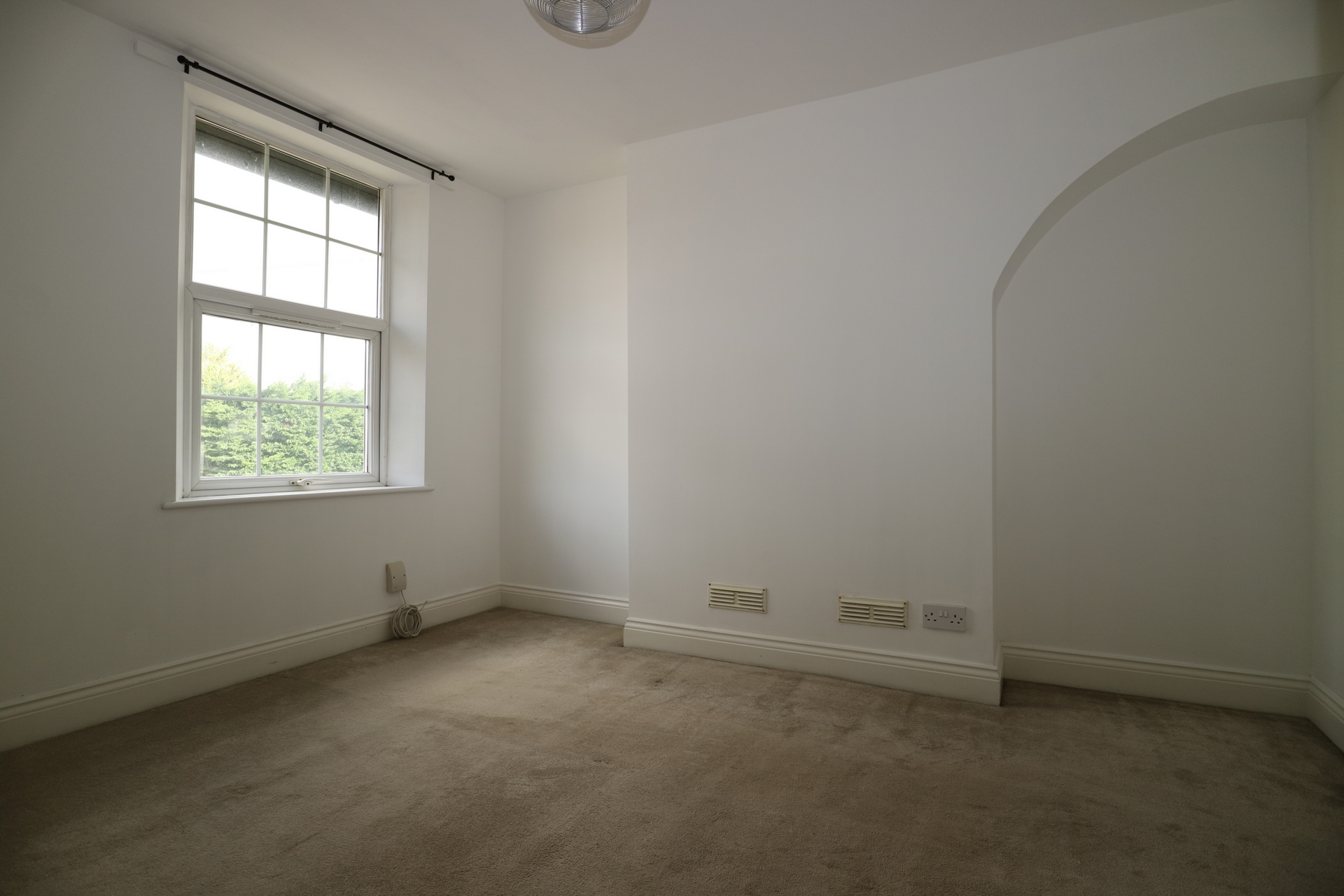 Property For Sale High Street, London Colney, AL2 2 Bedroom Cottage