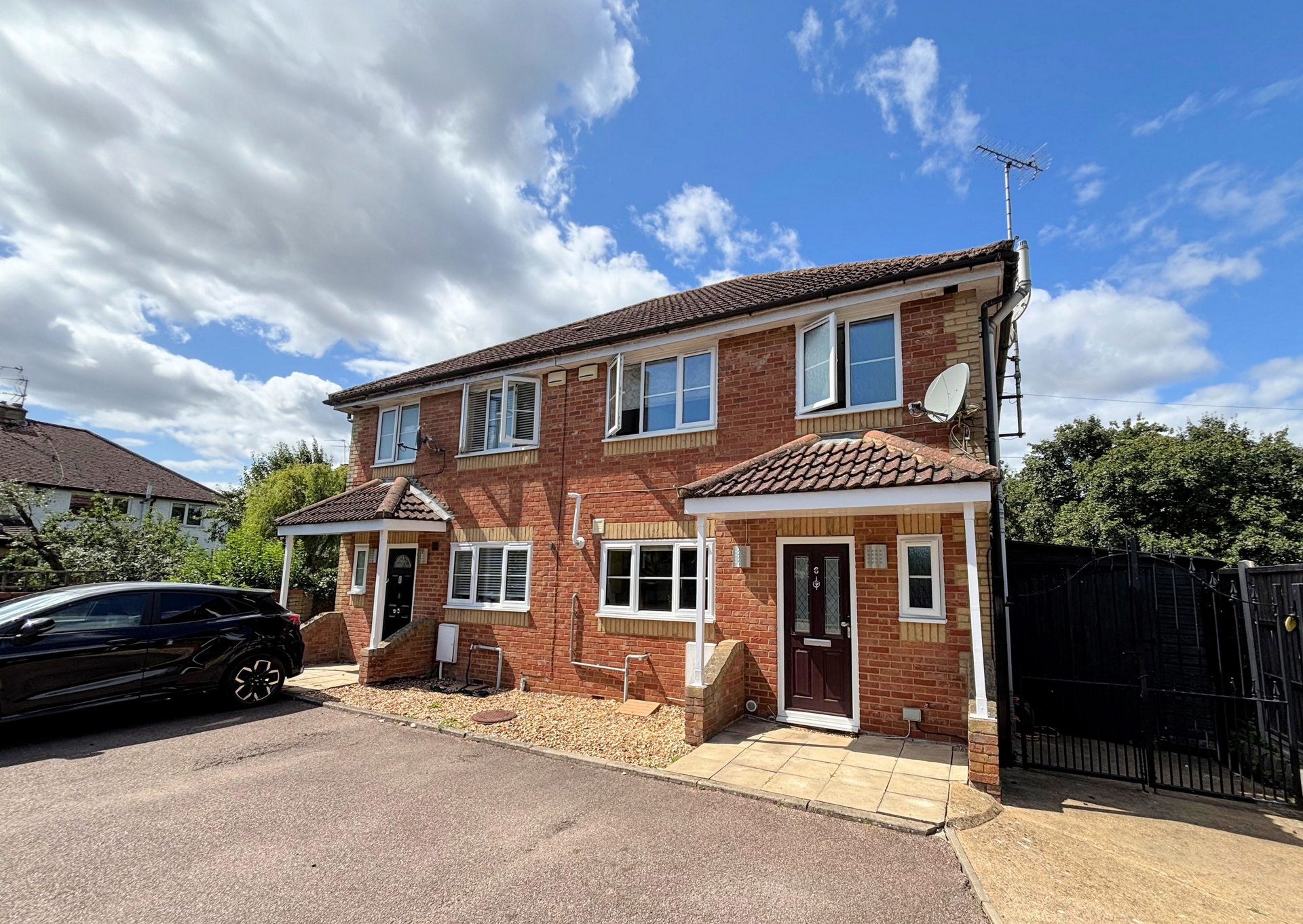 Bellchambers Close London Colney St Albans AL2