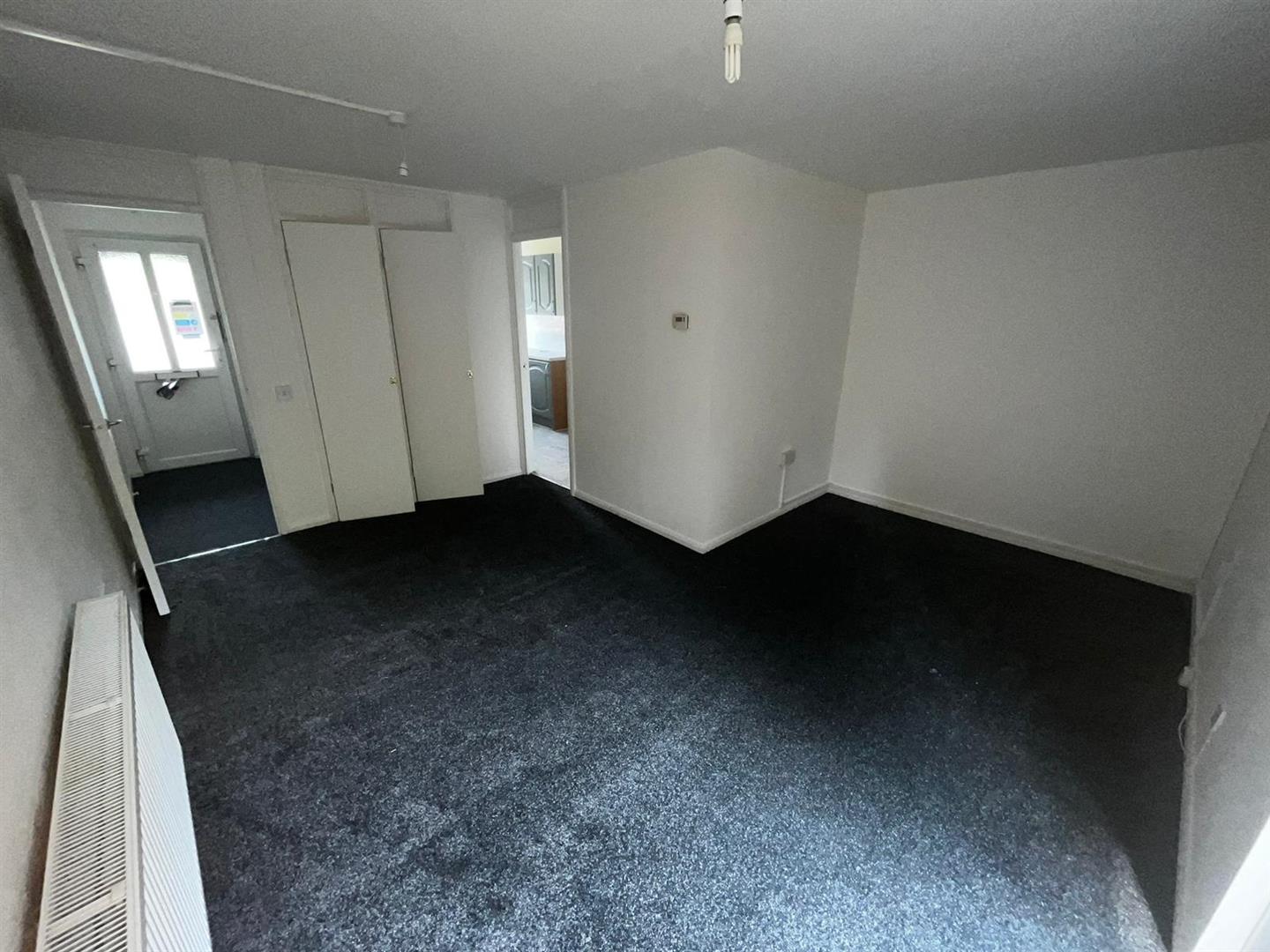 Living room ll.jpg