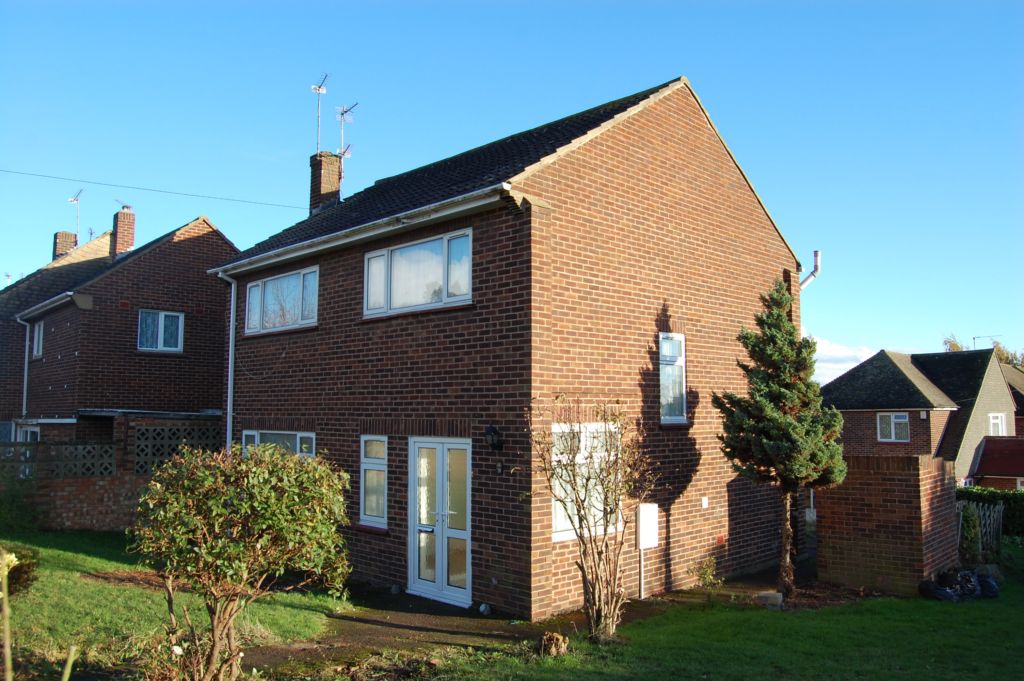 Property To Rent Tennyson Walk, Painters Ash, DA11 4 Bedroom House