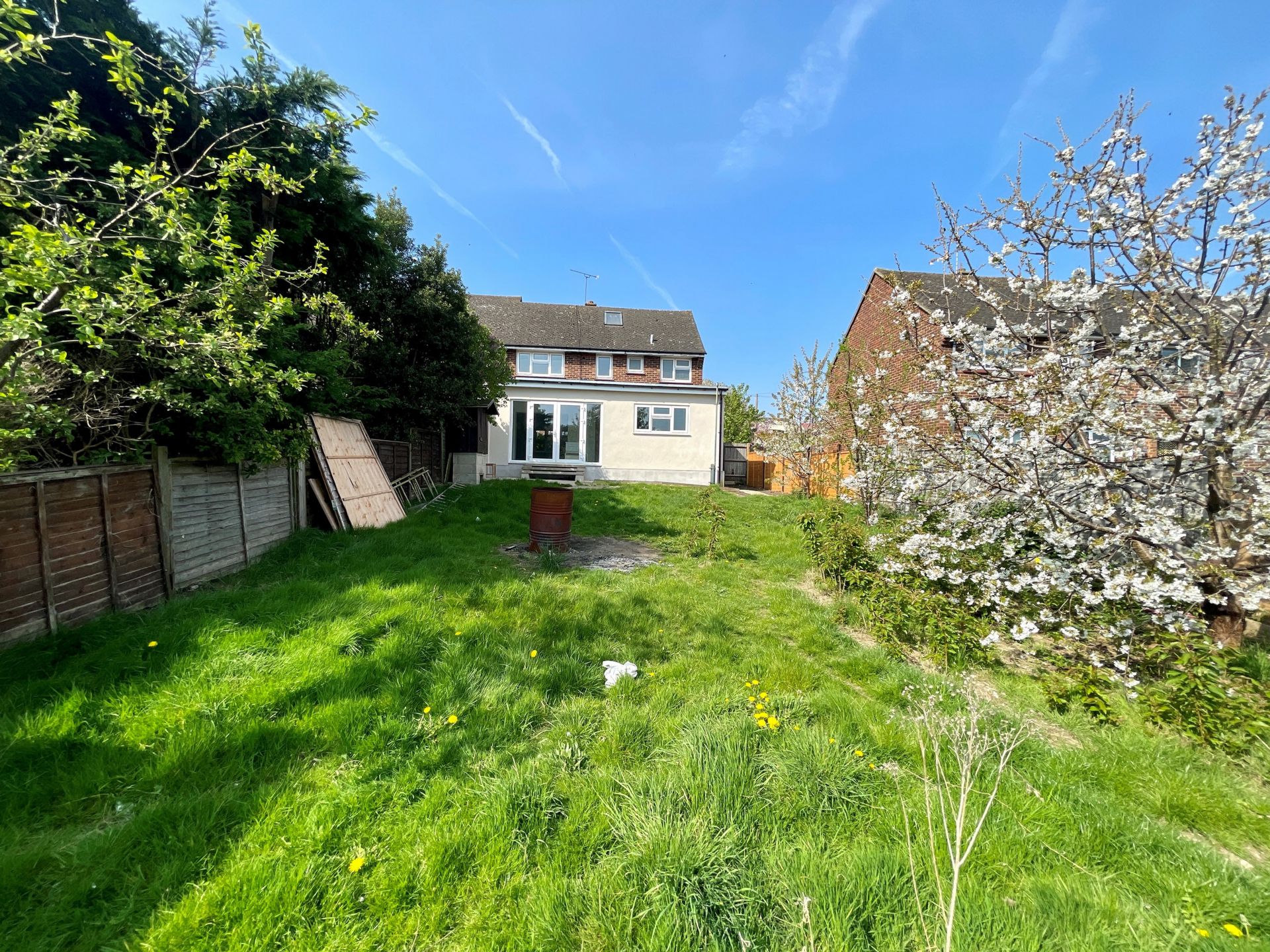 Property For Sale Livingstone Road, Gravesend, DA12 3 Bedroom Semi