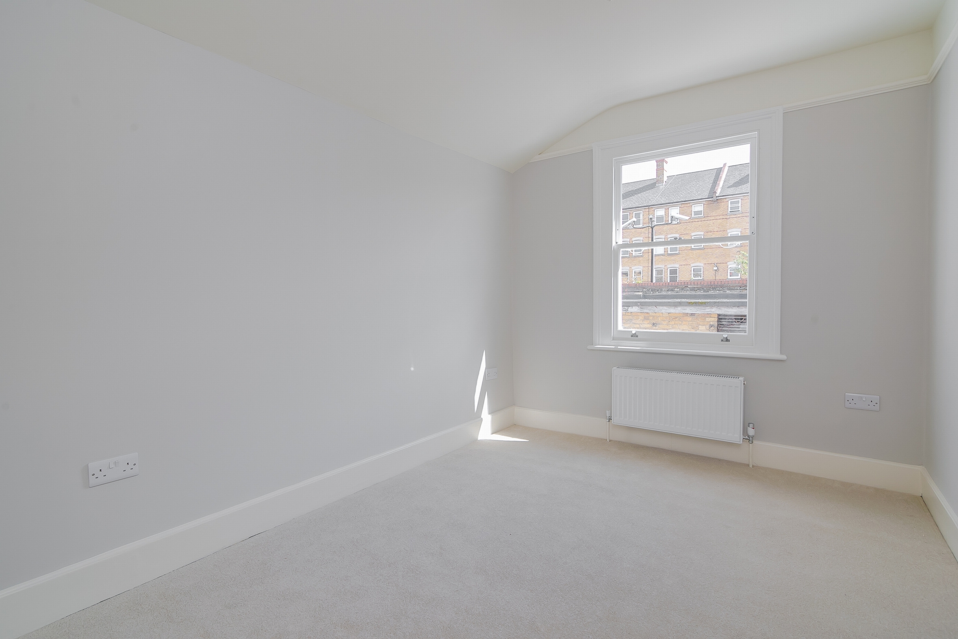 Property To Rent Fullerton Road, Wandsworth, SW18 2 Bedroom House