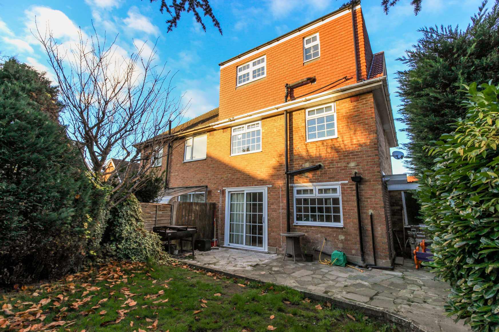 Property For Sale Bury Green Road, Cheshunt, EN7 3 Bedroom House