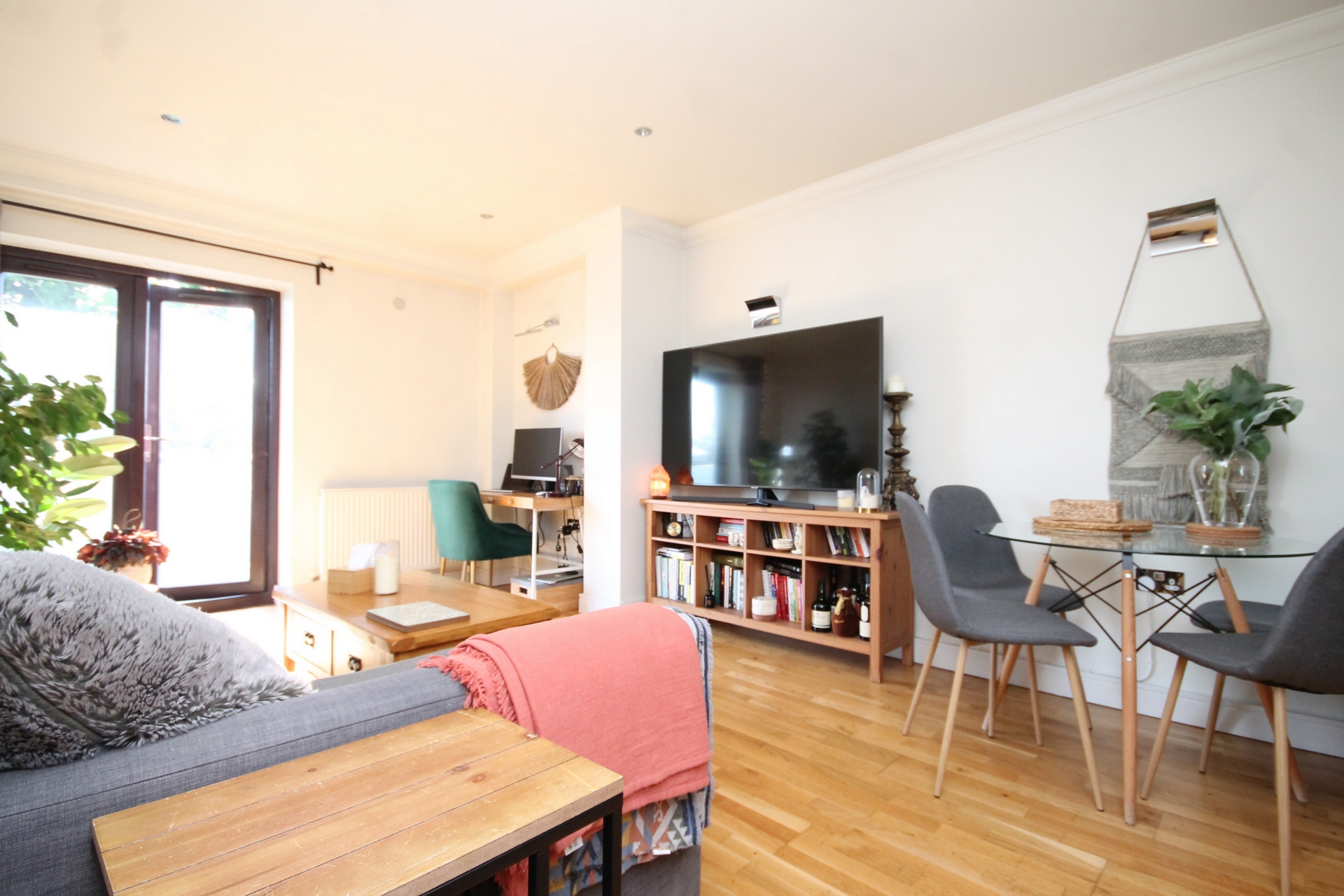 Broomfield Lane Palmers Green London N13