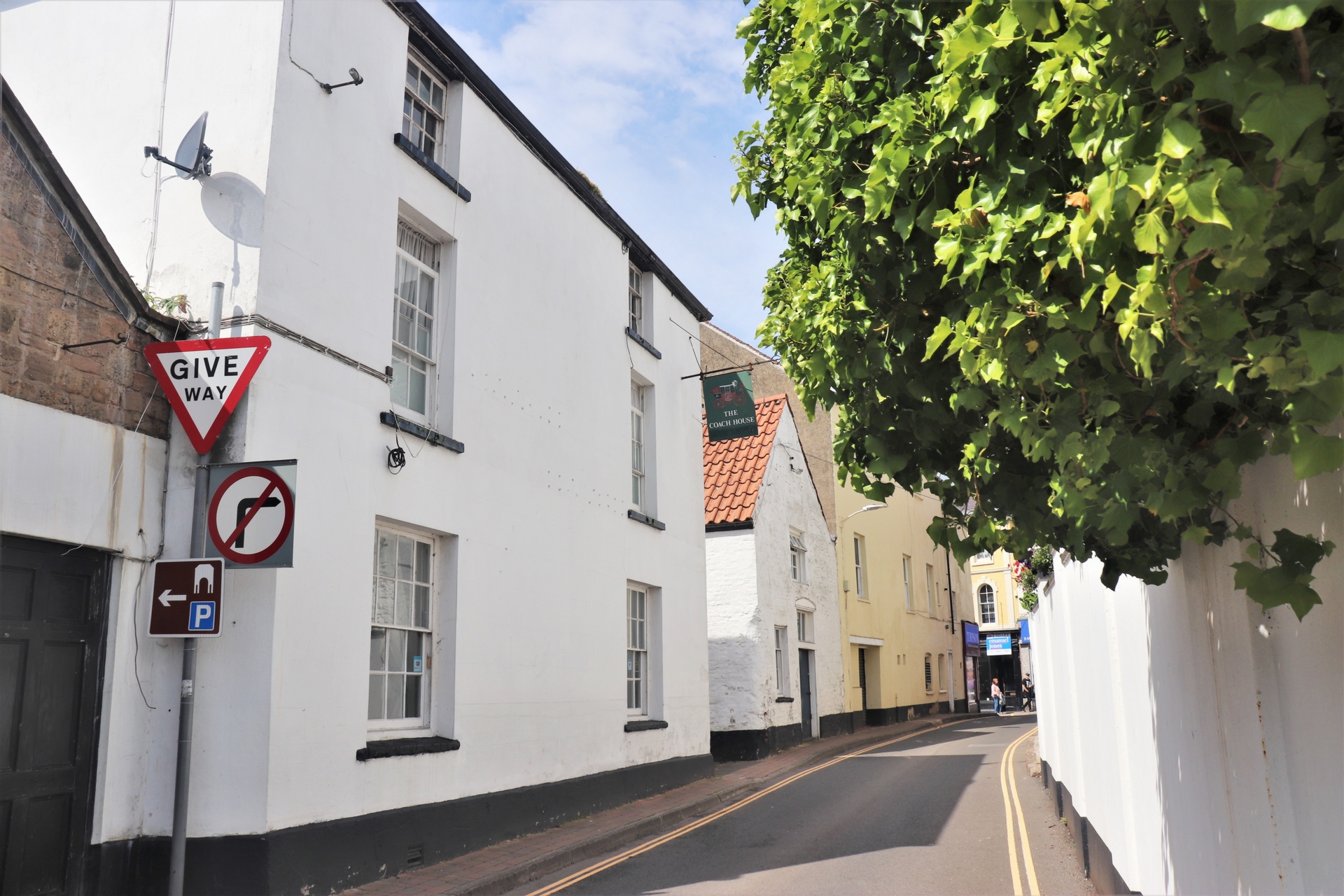 Property For Sale St John Street, Monmouth, NP25 7 Bedroom House