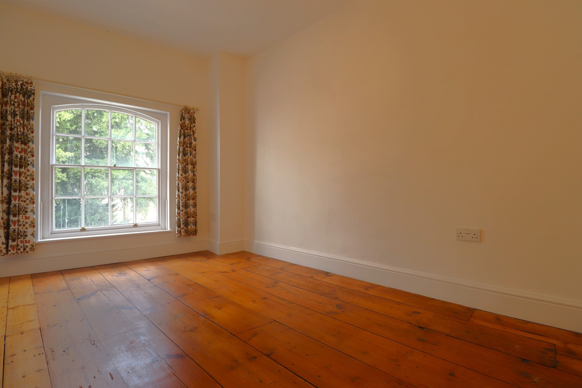 Property For Sale Whitecross Street, Monmouth, NP25 4 Bedroom Town