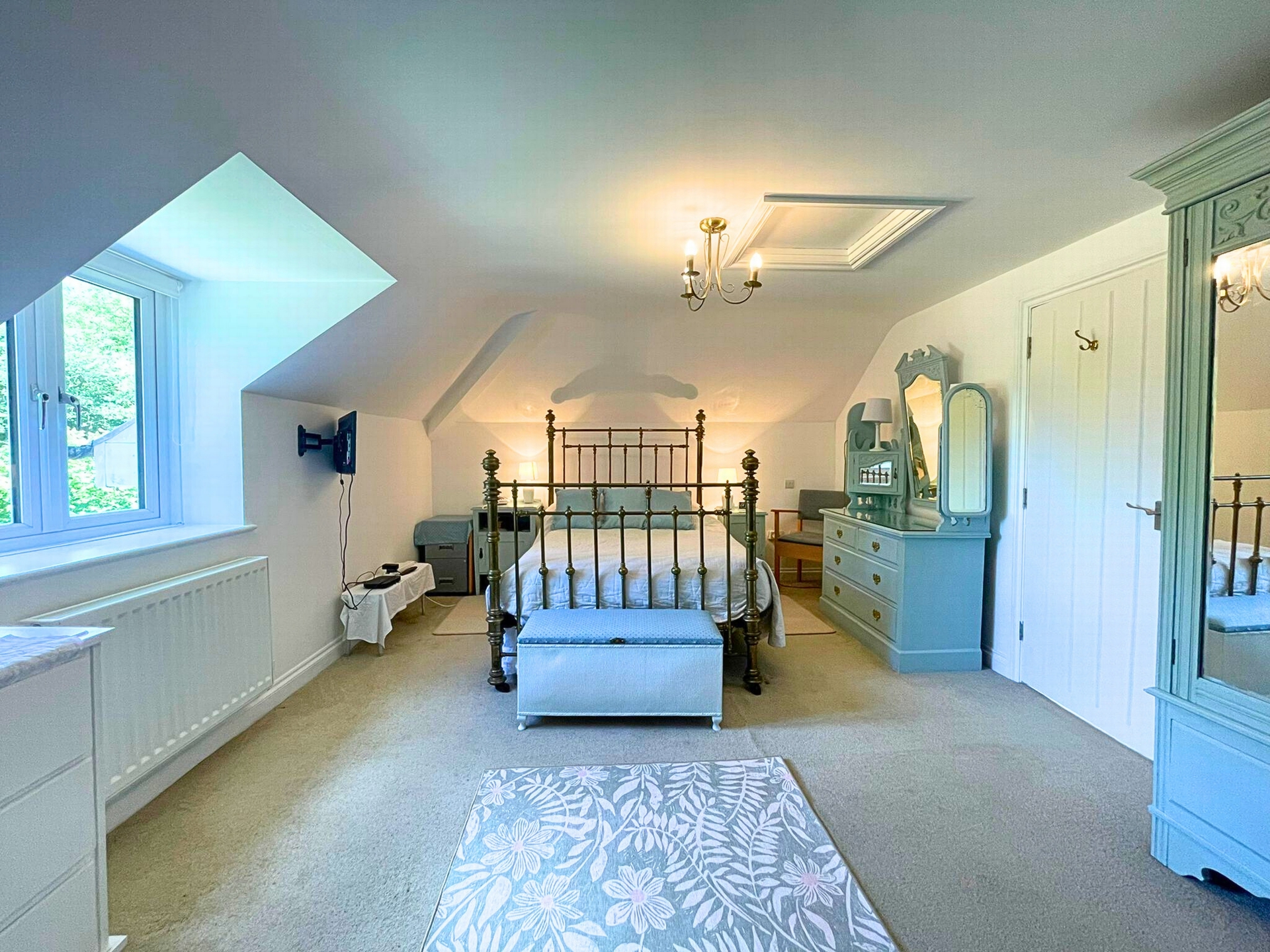 Property For Sale Abergavenny, Gwent, NP7 3 Bedroom Cottage through