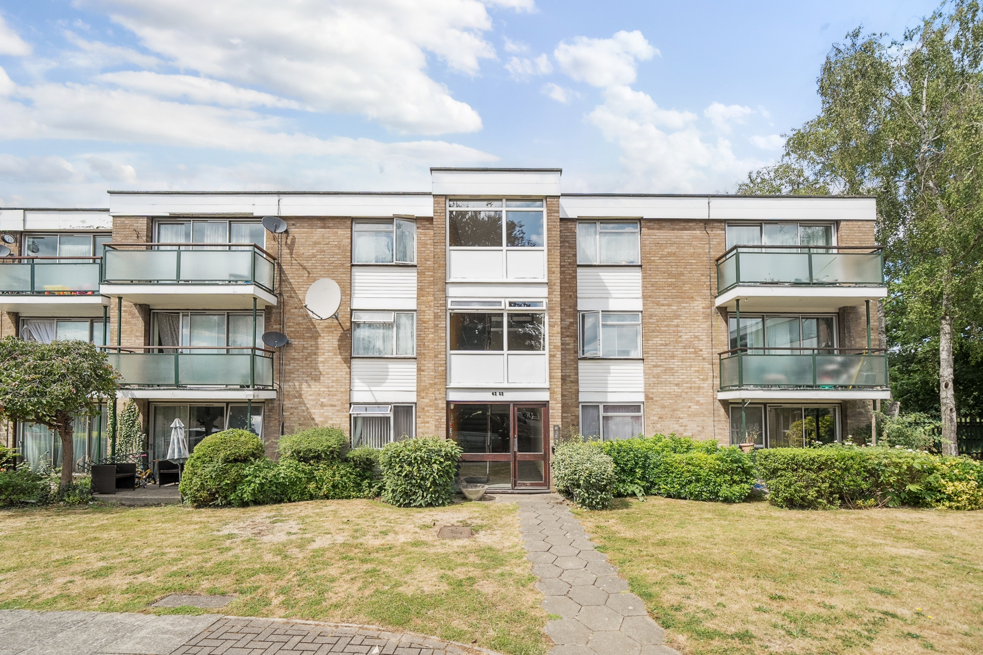 Property photo: Heston, TW5