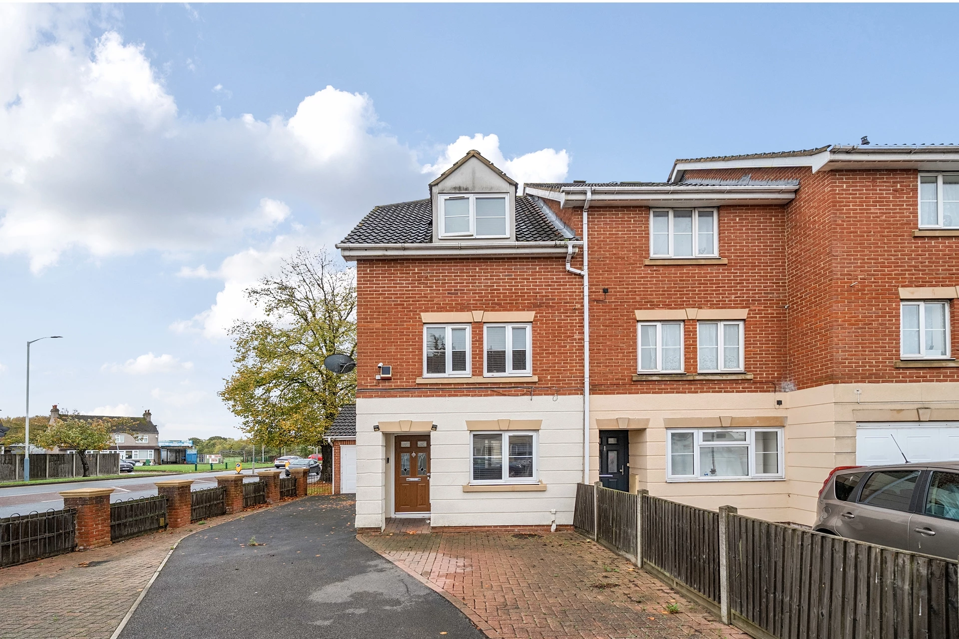 Property photo: hayes, UB4