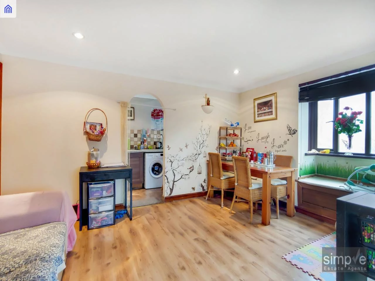 sim-001967-p-w-5oy0og3la