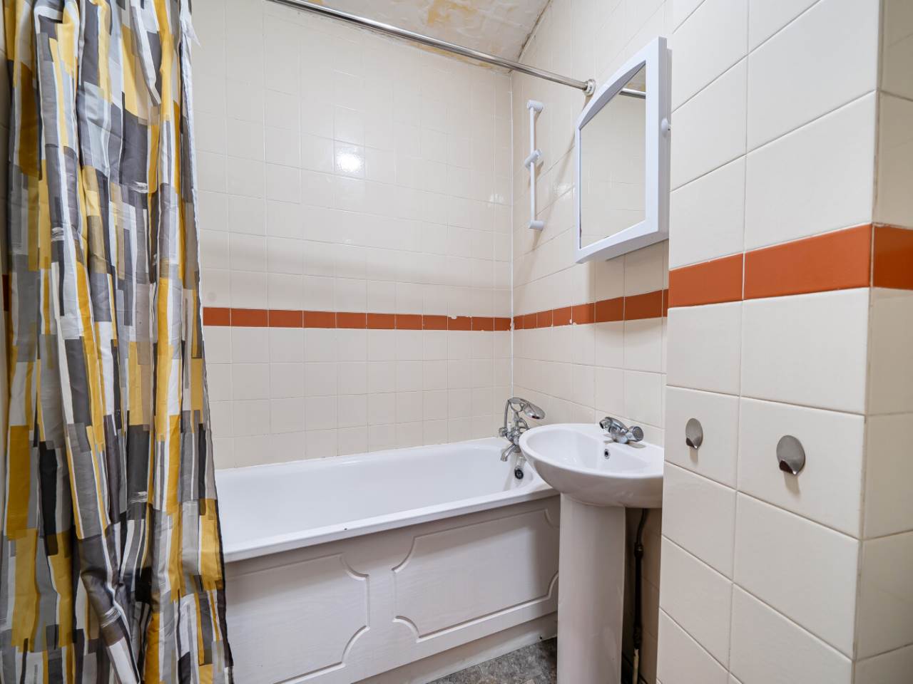 1432963-4-69bbd954514a1