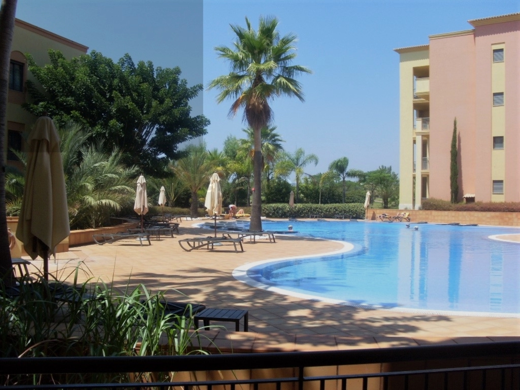 A0697 - 2 Bedroom Apartment Overlooking Pool Vilamoura