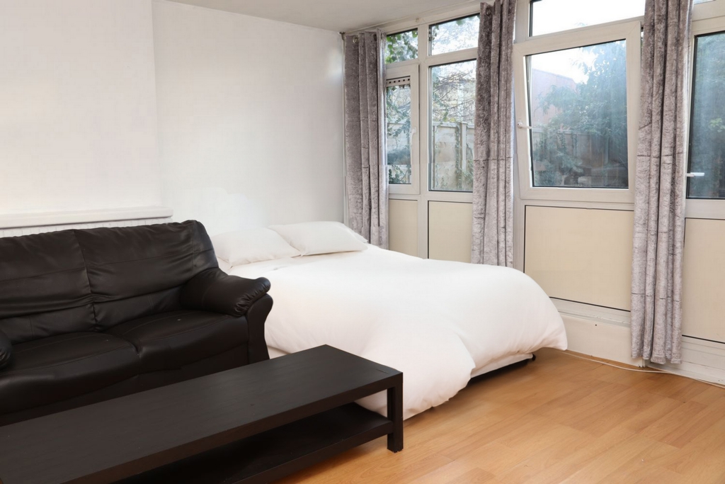 Similar Property: Double Room in Stepney Green