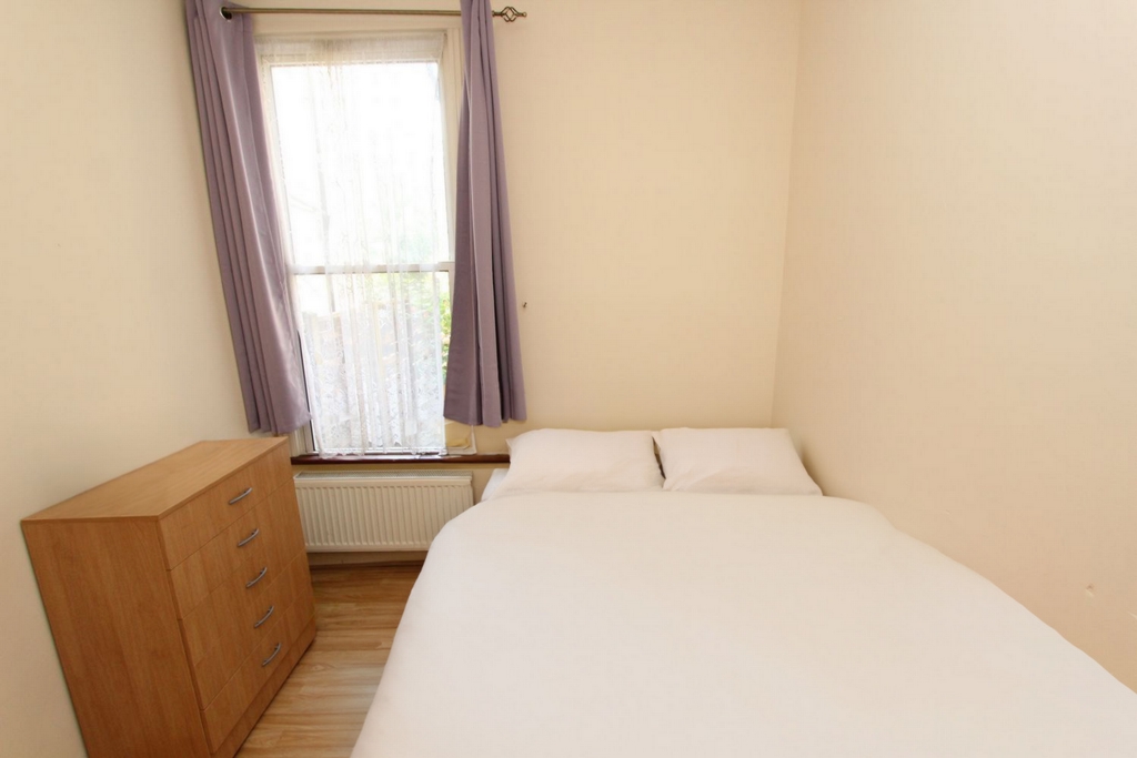 Similar Property: Double room - Single use in Leyton