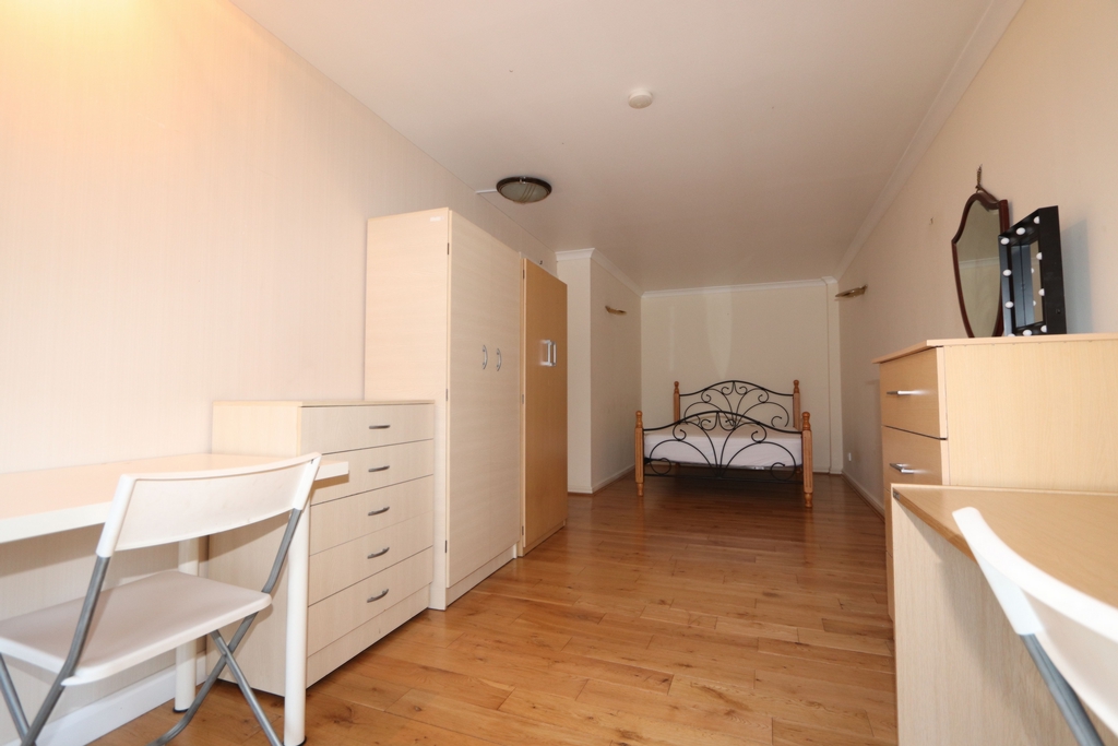 Similar Property: Double Room in South Keys