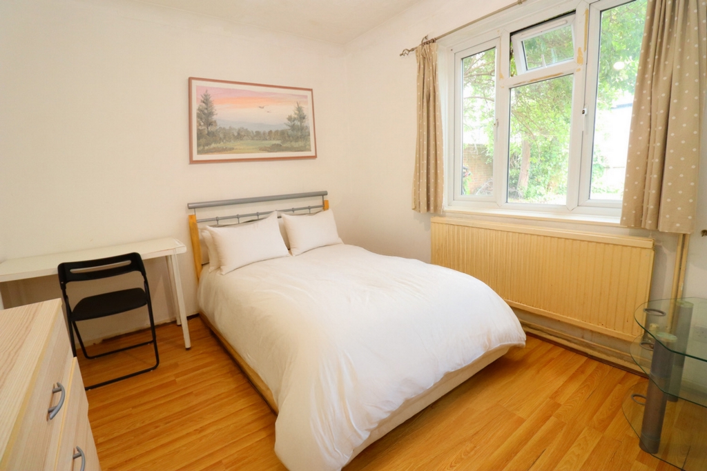 Similar Property: Double room - Single use in Leyton