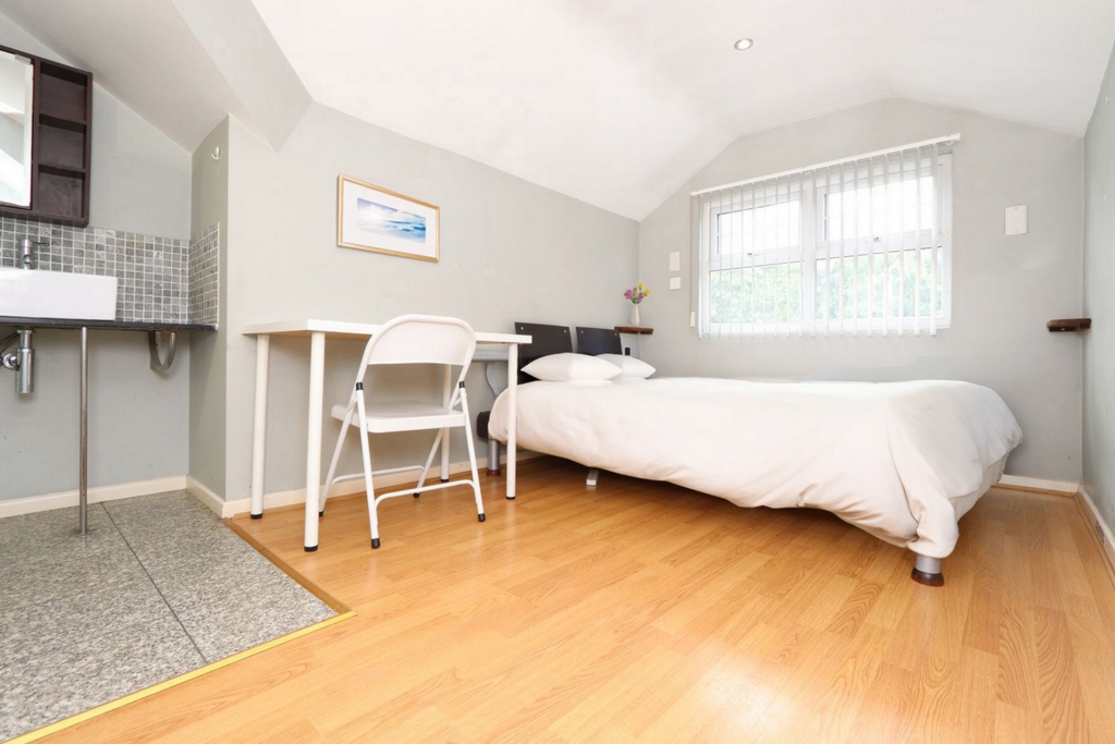 Similar Property: Ensuite Double Room in Canada Water