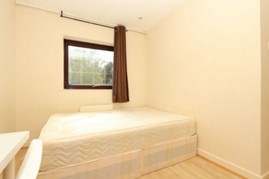 Similar Property: Double room - Single use in Cannada Water