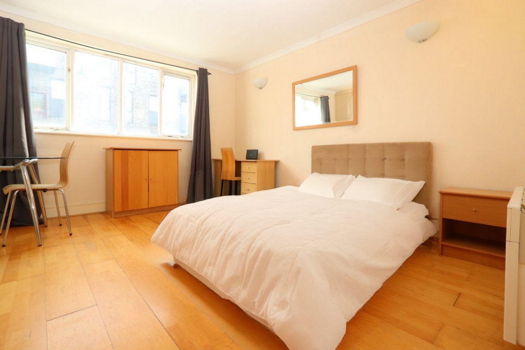 Similar Property: Double Room in Stepney Green