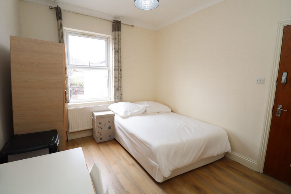Similar Property: Ensuite Single Room in Wood Green