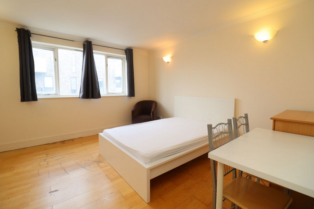 Similar Property: Double Room in Stepney Green