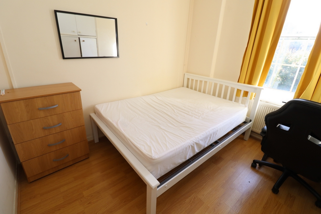 Similar Property: Double room - Single use in 