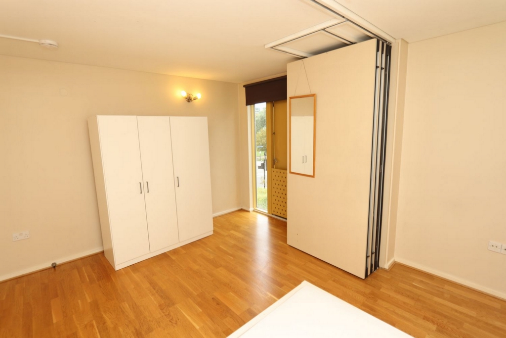 Similar Property: Double room - Single use in 