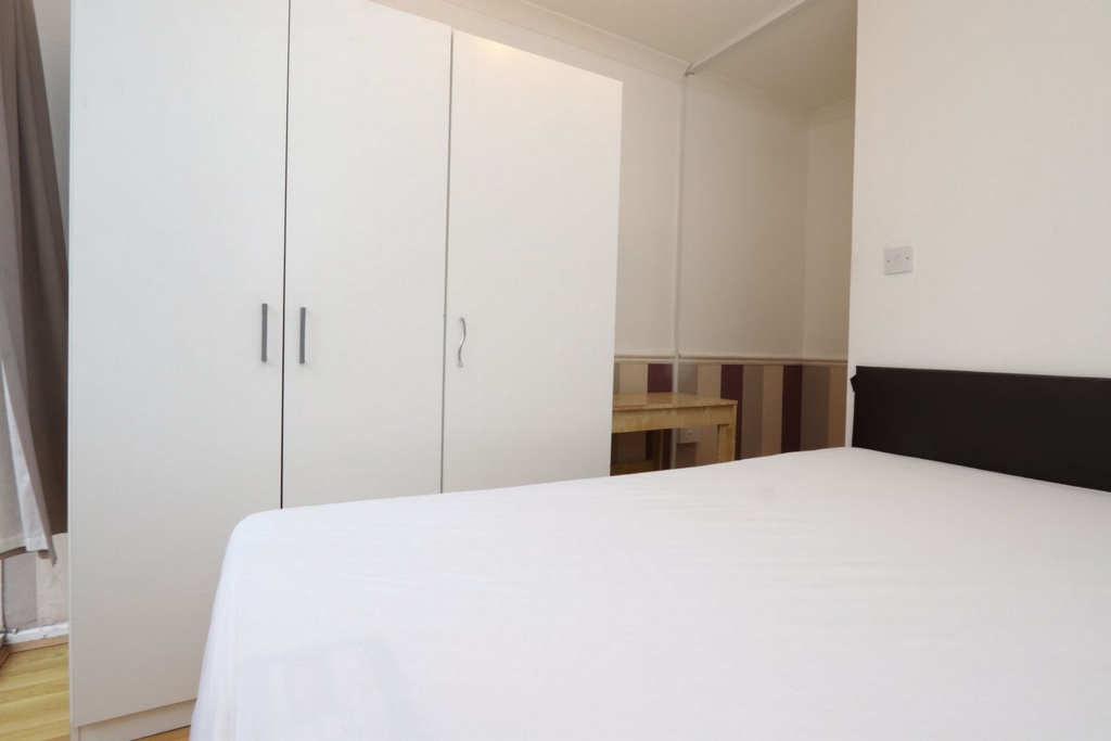 Similar Property: Double room - Single use in 