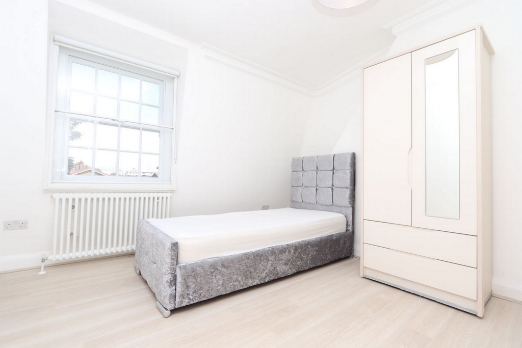 Similar Property: Ensuite Single Room in Bow Road