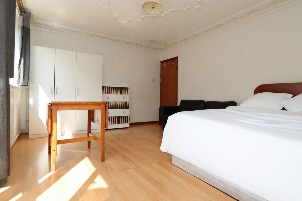 Similar Property: Double Room in Stepney Way,Whitechapel